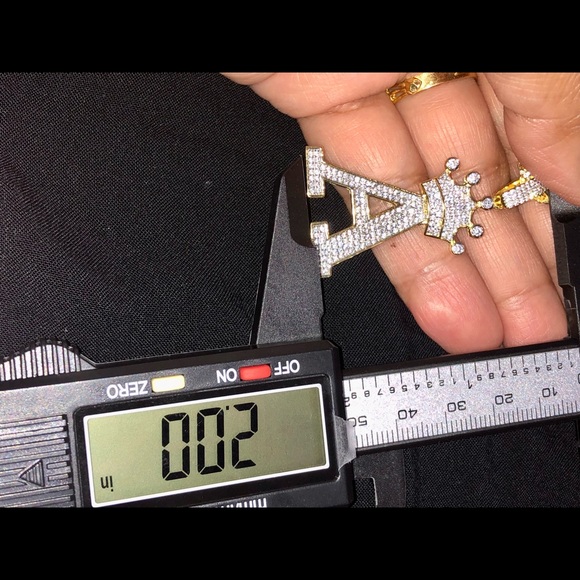 10k gold vermeil initial name pendant, VVS clarity Swarovski crystals, initial A - Picture 6 of 7